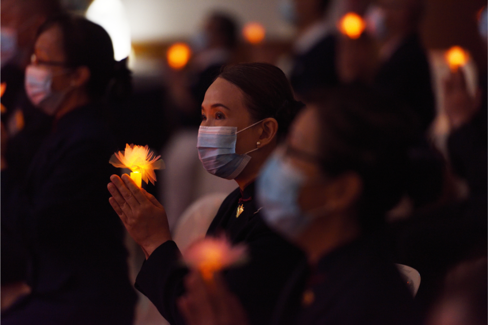 阔别两年入经藏 岁末祝福同祈愿